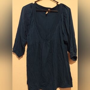Old Navy blue top